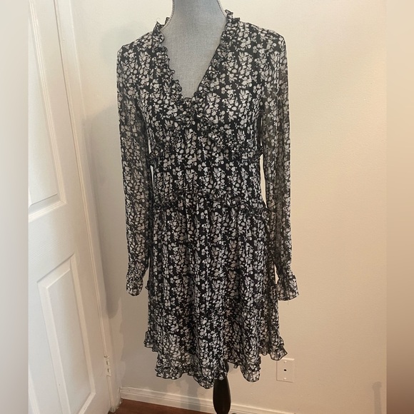 Express Dresses & Skirts - Express Black and White Floral Long Sleeve Dress. Size Small.